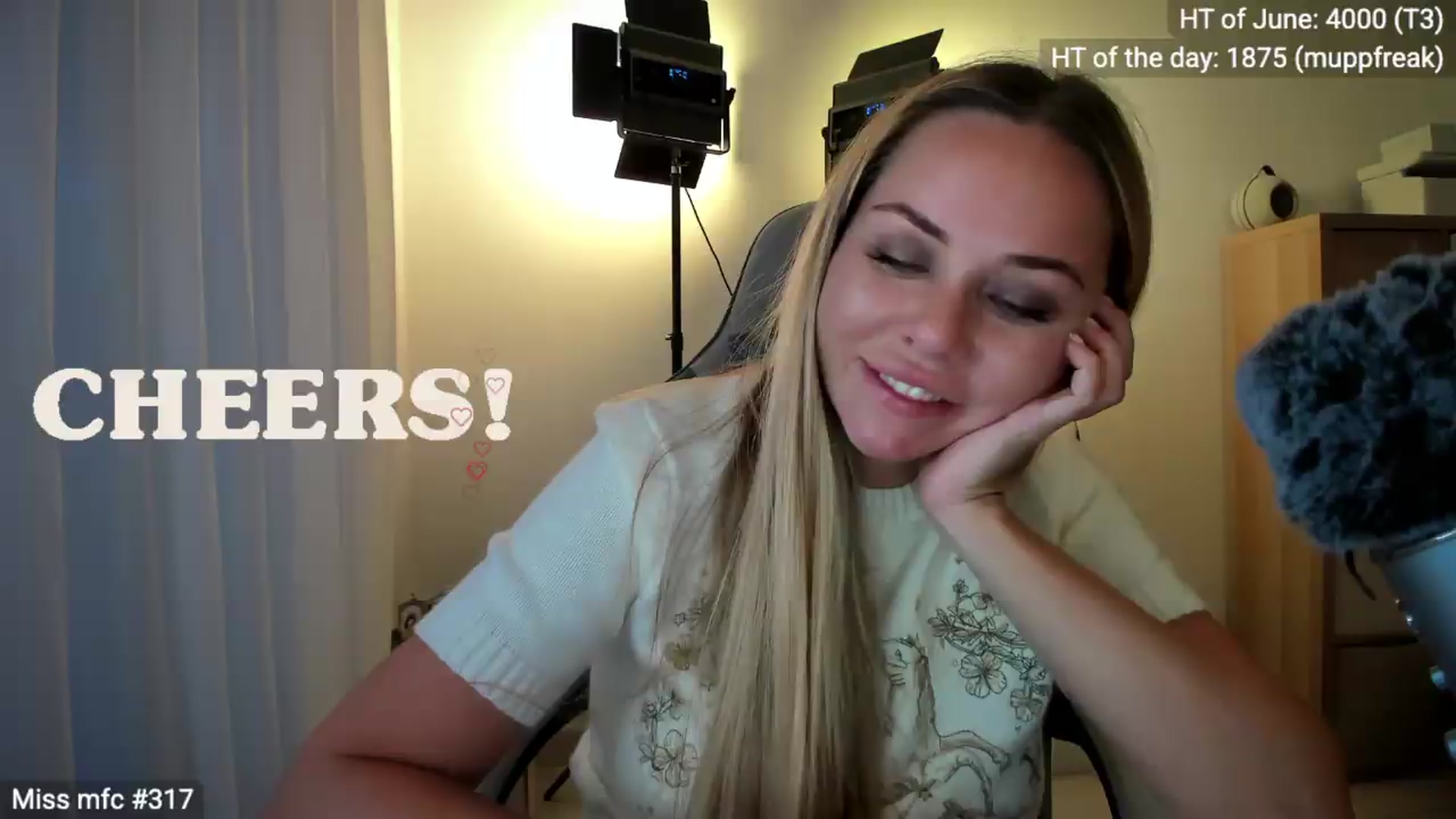 Gallery image thumbnail from Linda_0nline's myfreecams stream on, 06/30/2026, 19:24 image 18 of 20
