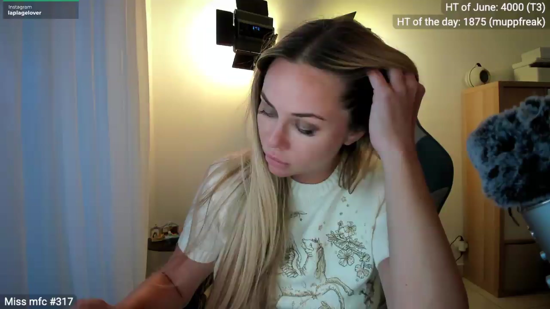 Gallery image thumbnail from Linda_0nline's myfreecams stream on, 06/30/2026, 19:24 image 2 of 20