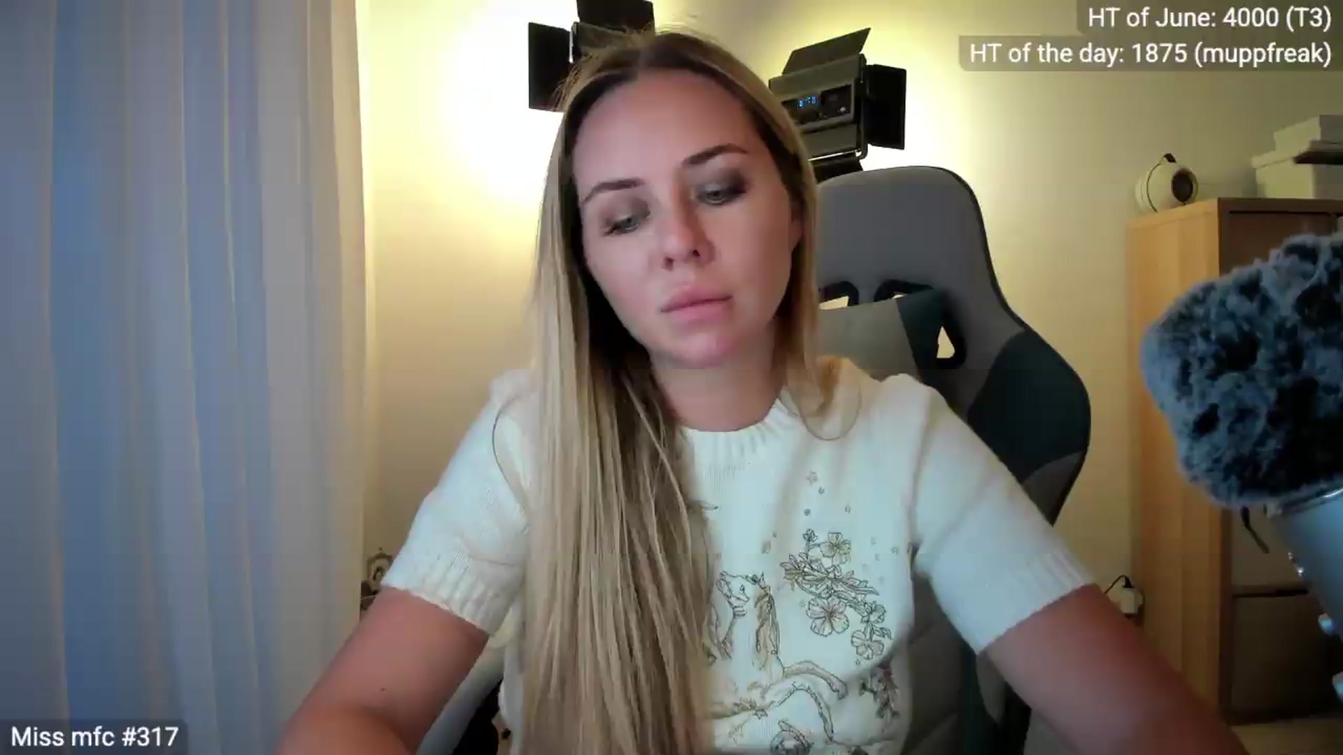 Gallery image thumbnail from Linda_0nline's myfreecams stream on, 06/30/2026, 19:24 image 13 of 20