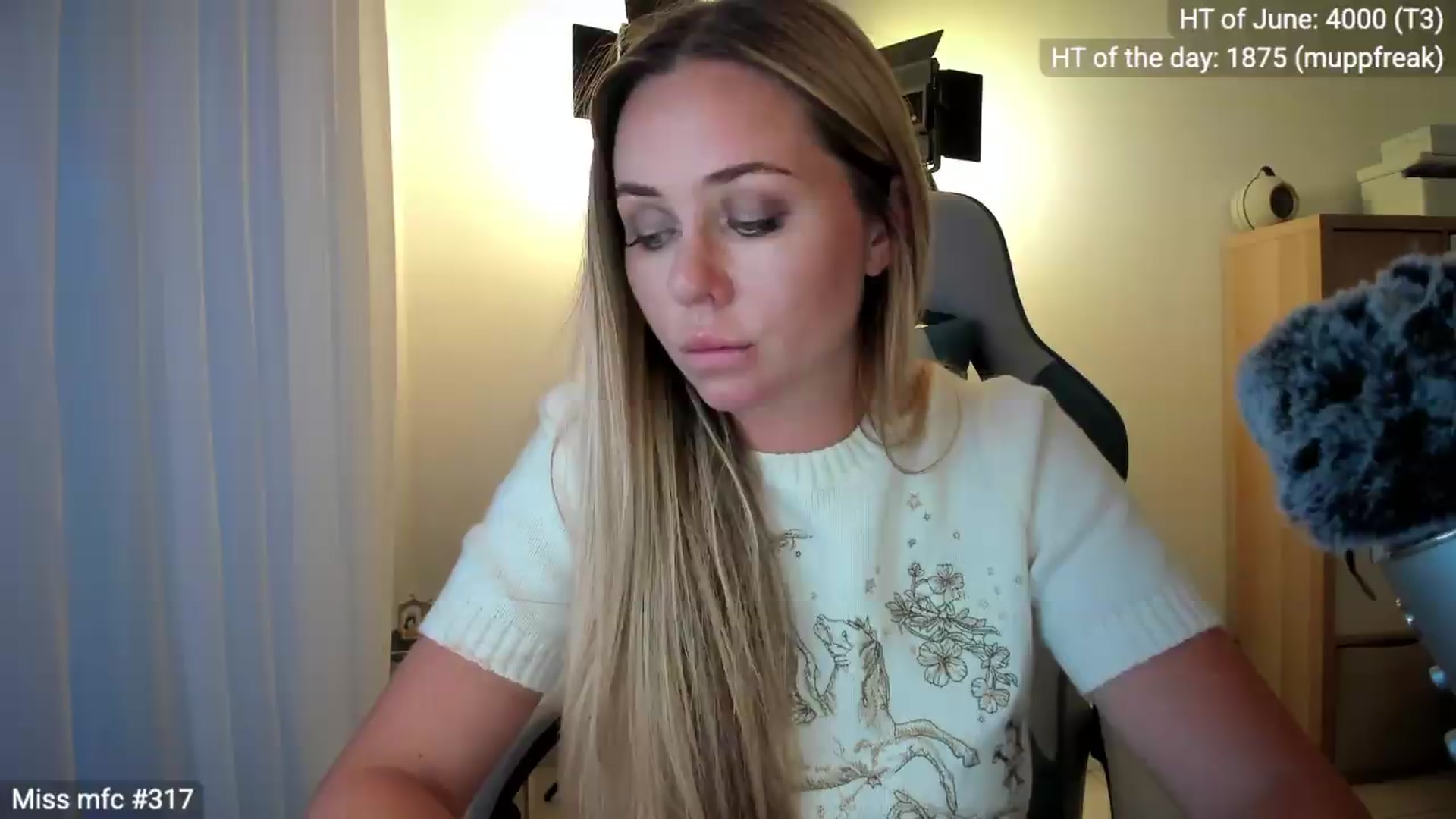 Gallery image thumbnail from Linda_0nline's myfreecams stream on, 06/30/2026, 19:24 image 14 of 20