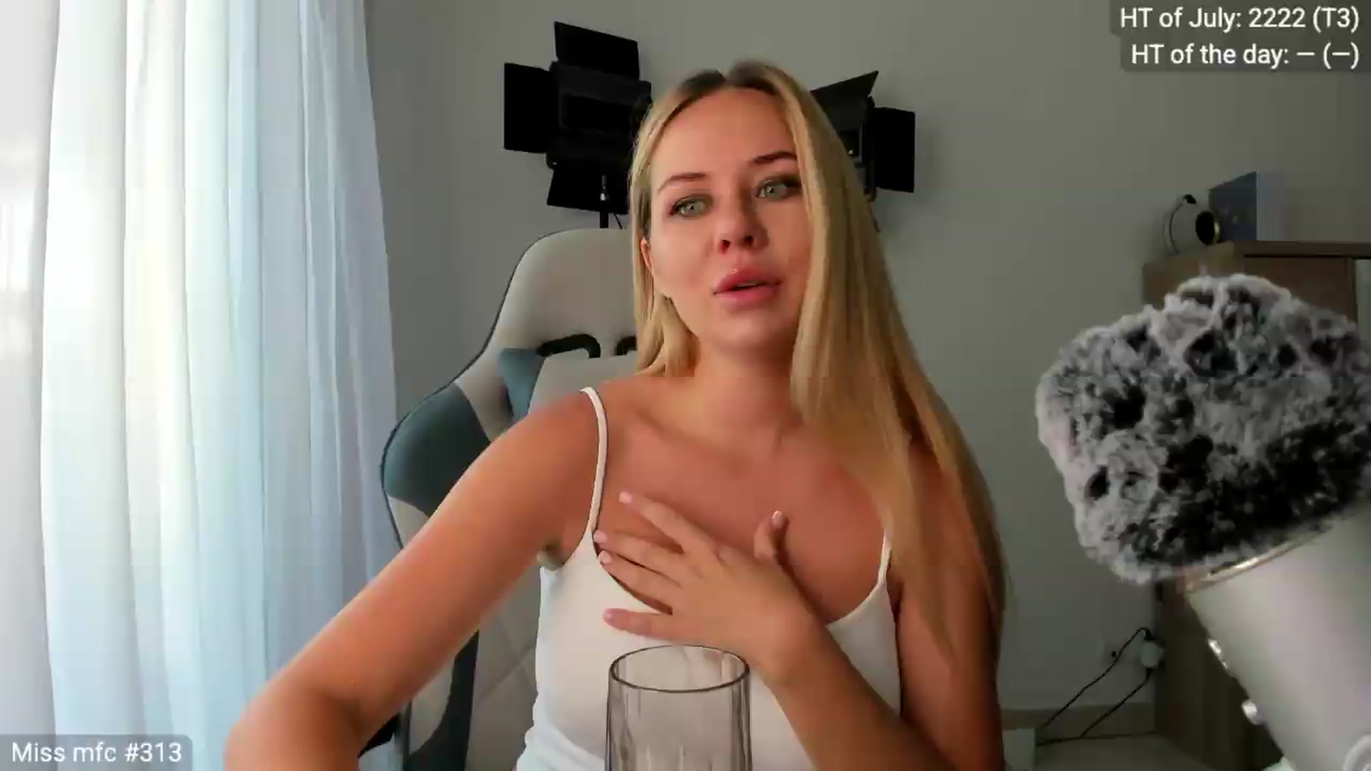 Gallery image thumbnail from Linda_0nline's myfreecams stream on, 07/02/2026, 05:13 image 5 of 20