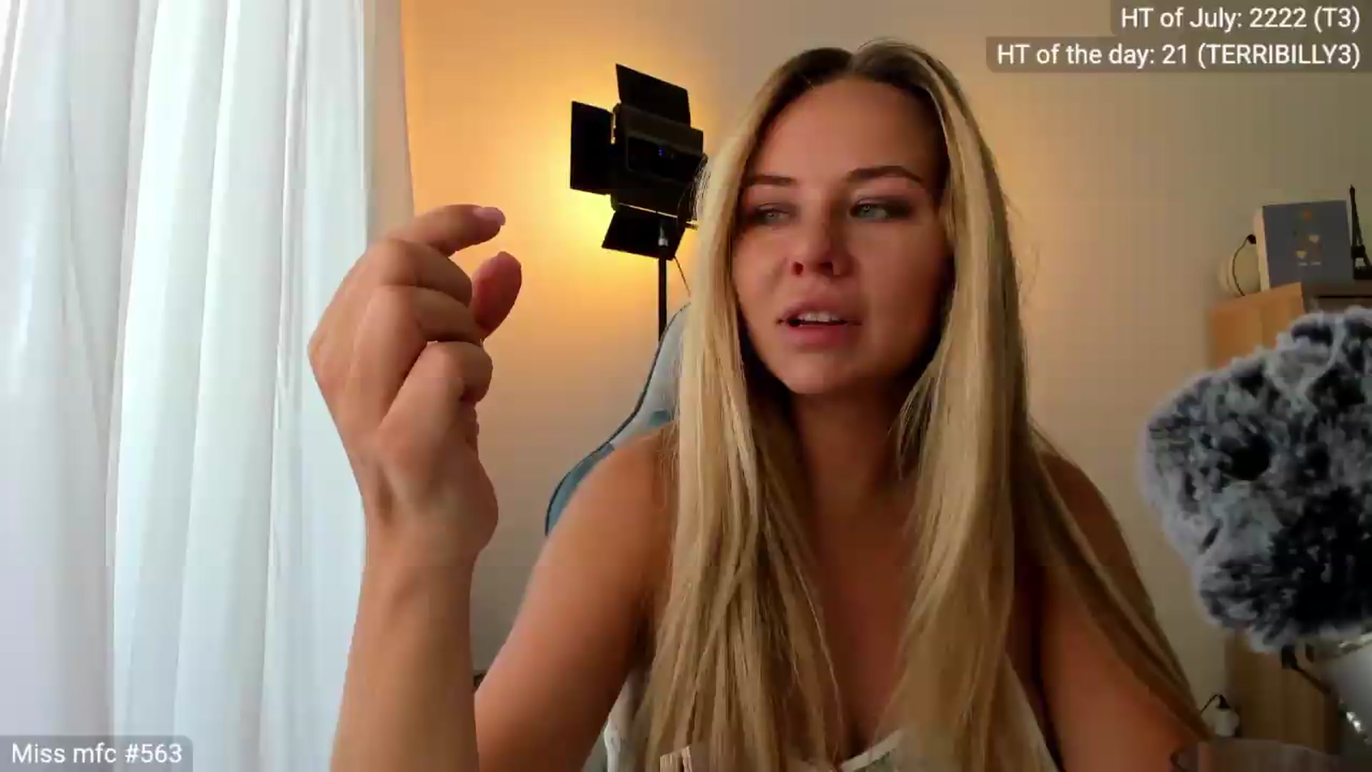 Gallery image thumbnail from Linda_0nline's myfreecams stream on, 07/09/2026, 10:35 image 2 of 20