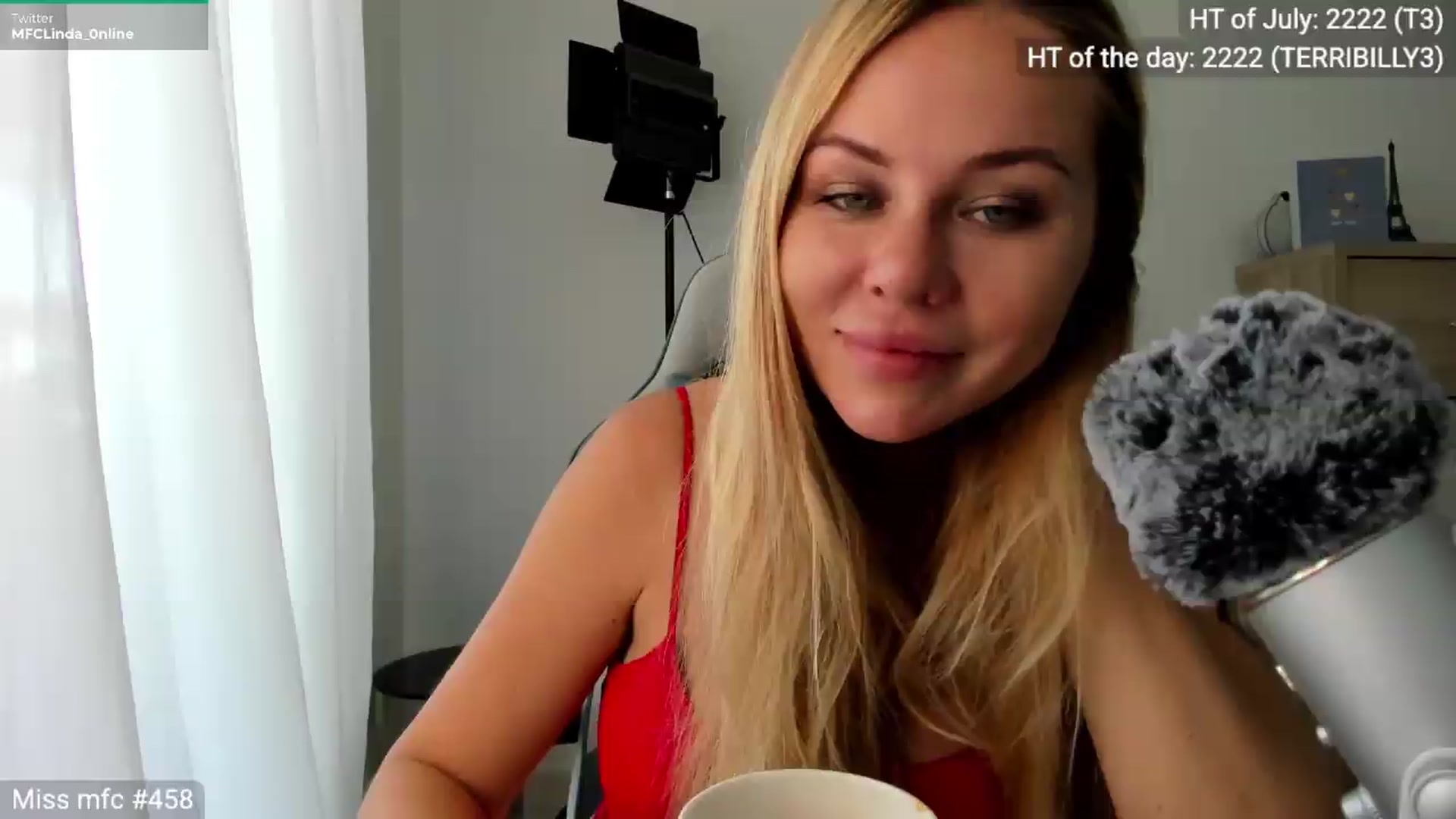 Gallery image thumbnail from Linda_0nline's myfreecams stream on, 07/10/2026, 10:13 image 9 of 20