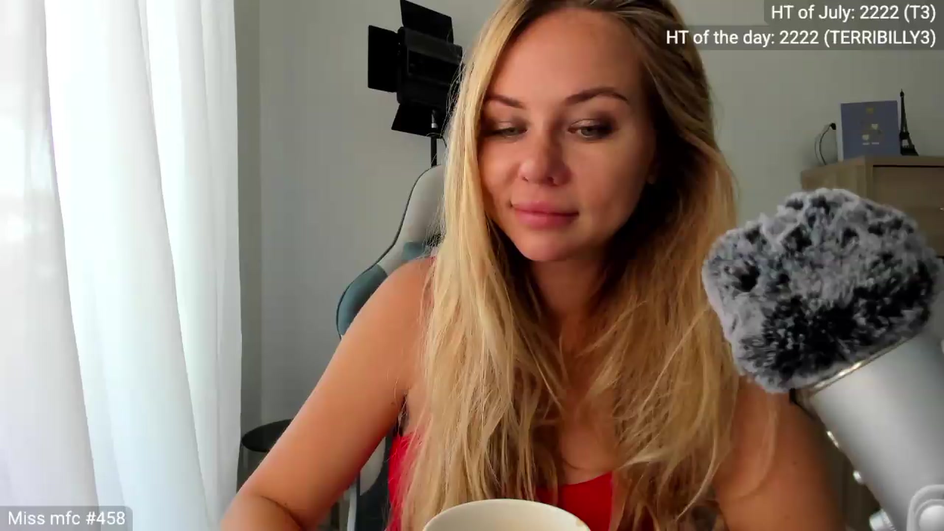 Gallery image thumbnail from Linda_0nline's myfreecams stream on, 07/10/2026, 10:13 image 10 of 20