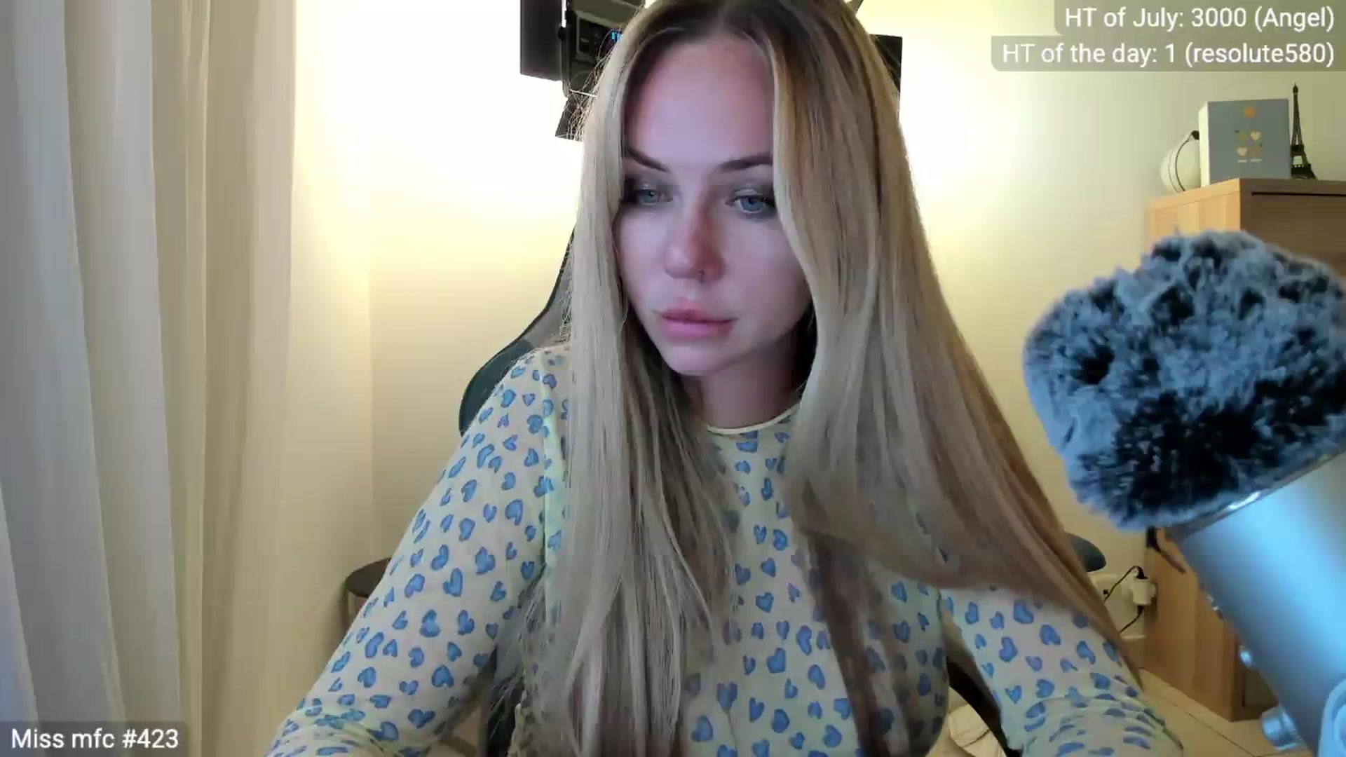 Gallery image thumbnail from Linda_0nline's myfreecams stream on, 07/10/2026, 20:48 image 15 of 20
