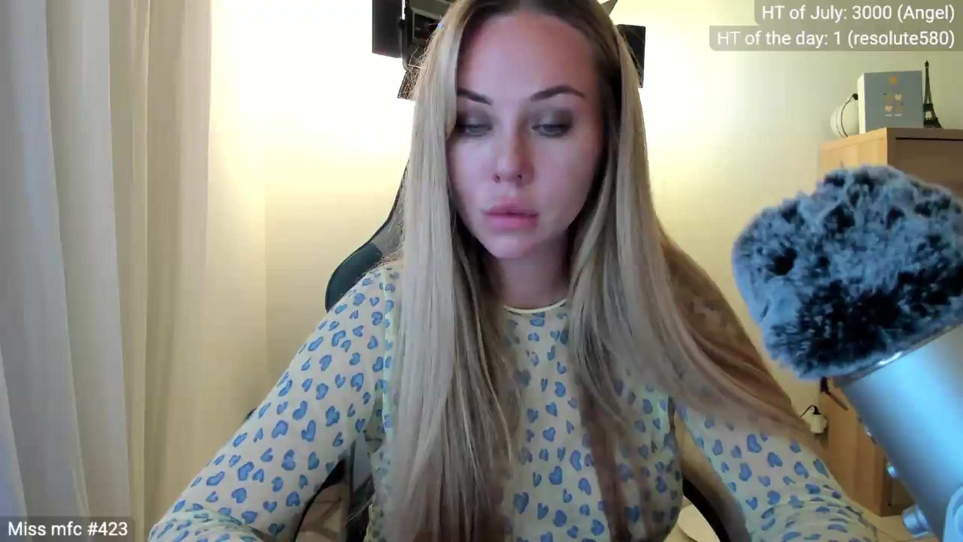 Gallery image thumbnail from Linda_0nline's myfreecams stream on, 07/10/2026, 20:48 image 16 of 20