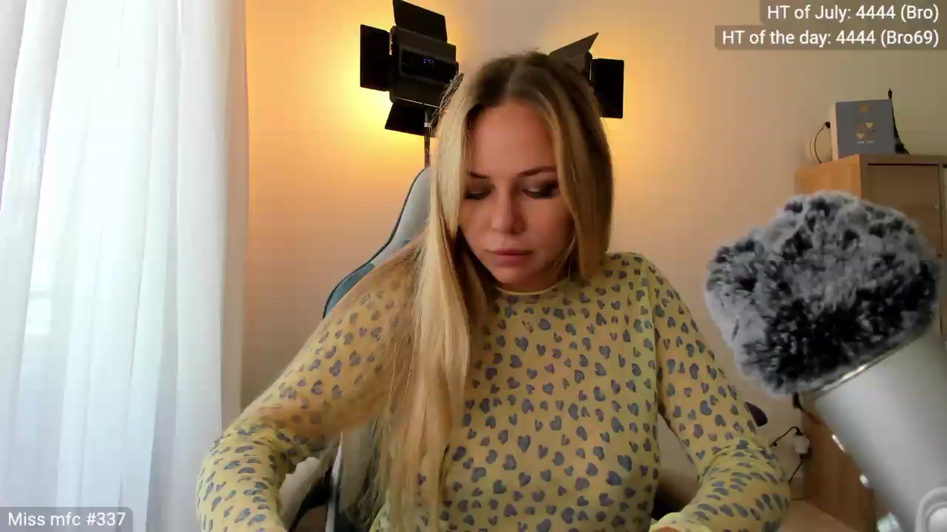 Gallery image thumbnail from Linda_0nline's myfreecams stream on, 07/11/2026, 10:41 image 18 of 20