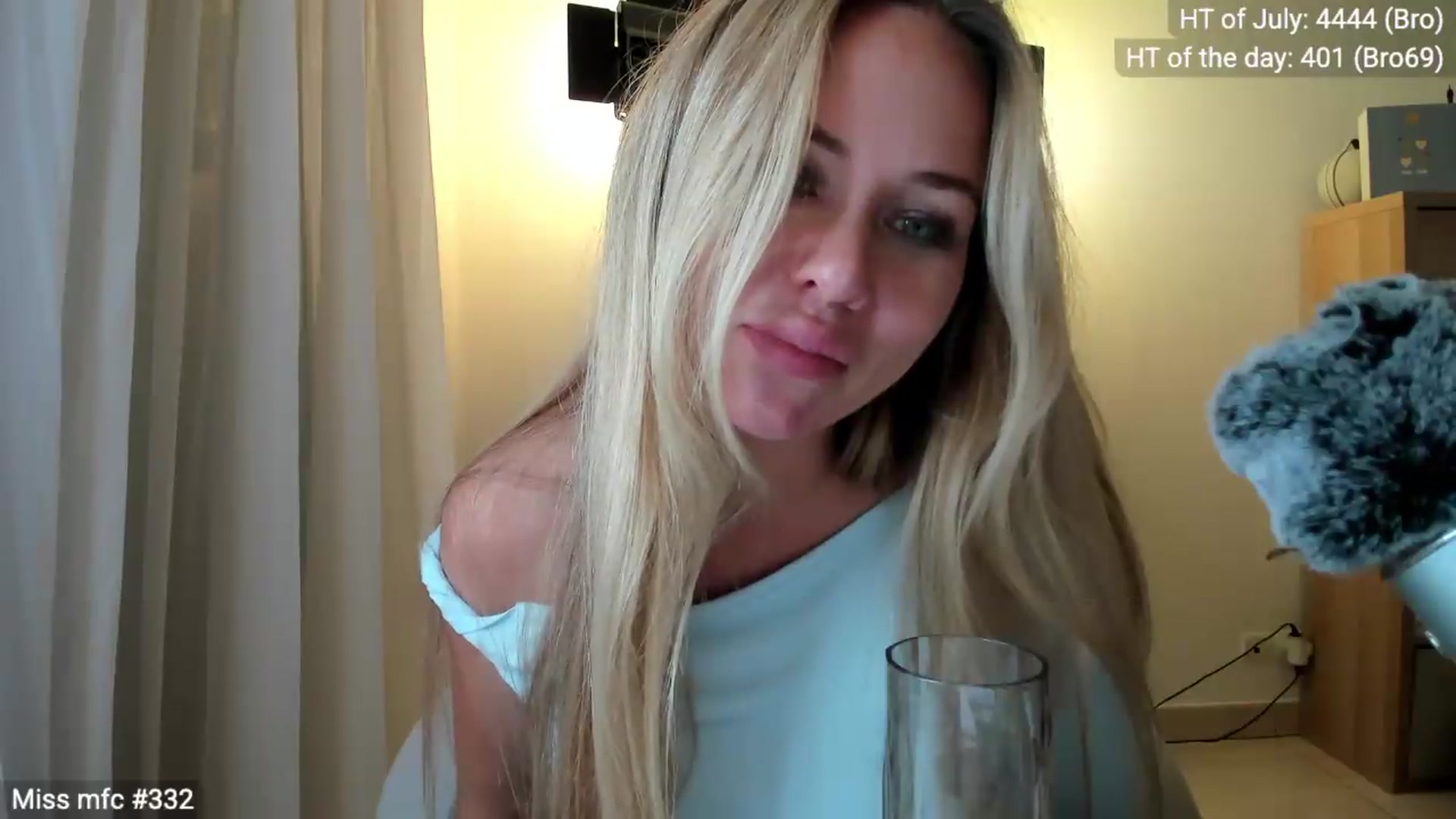 Gallery image thumbnail from Linda_0nline's myfreecams stream on, 07/11/2026, 18:58 image 8 of 20