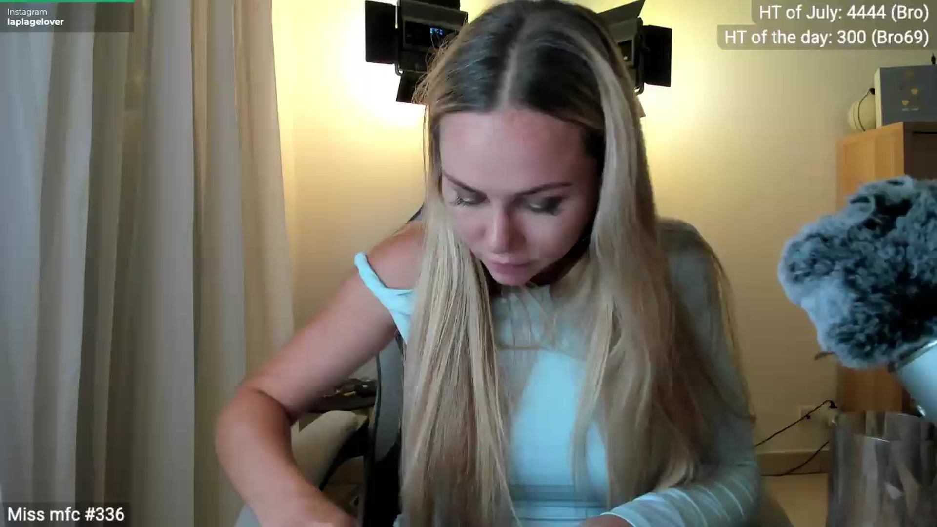 Gallery image thumbnail from Linda_0nline's myfreecams stream on, 07/11/2026, 18:58 image 2 of 20