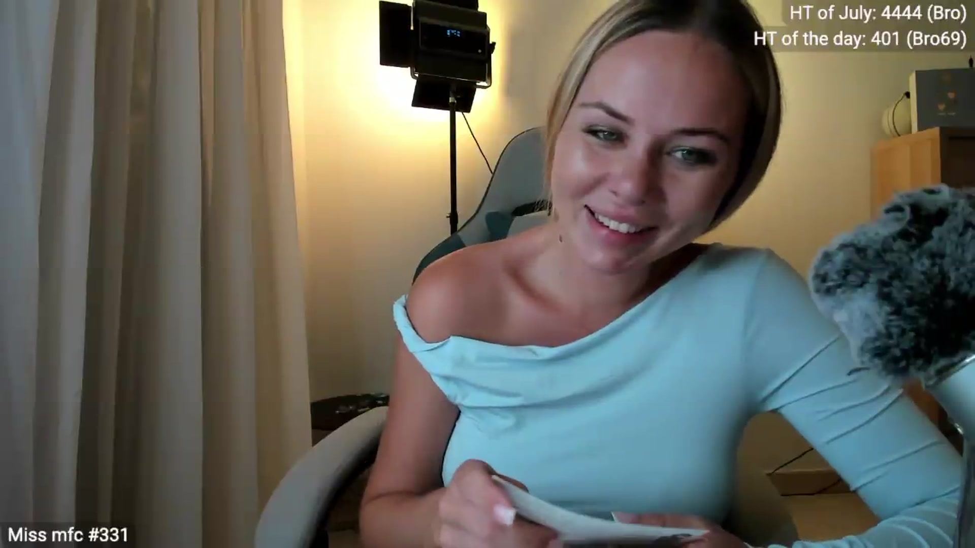 Gallery image thumbnail from Linda_0nline's myfreecams stream on, 07/11/2026, 18:58 image 11 of 20