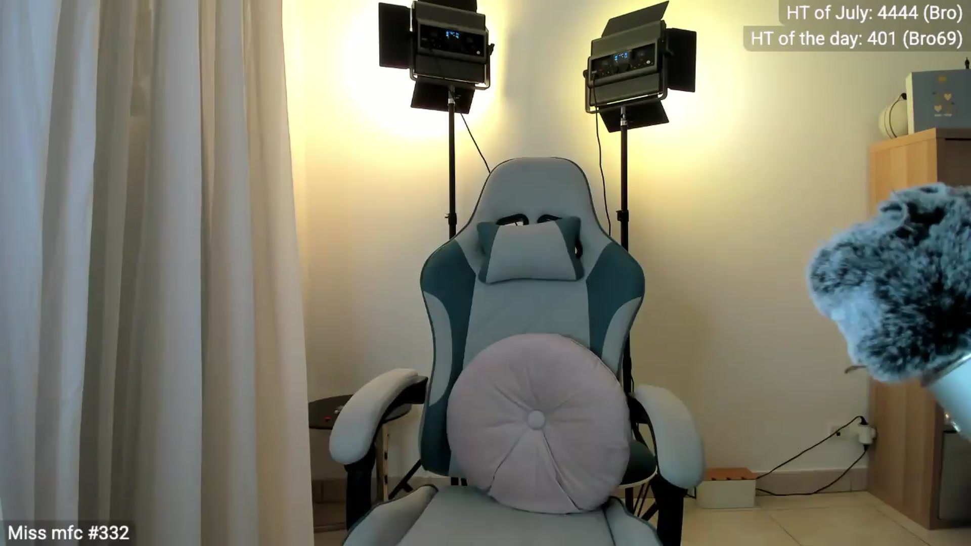 Gallery image thumbnail from Linda_0nline's myfreecams stream on, 07/11/2026, 18:58 image 7 of 20