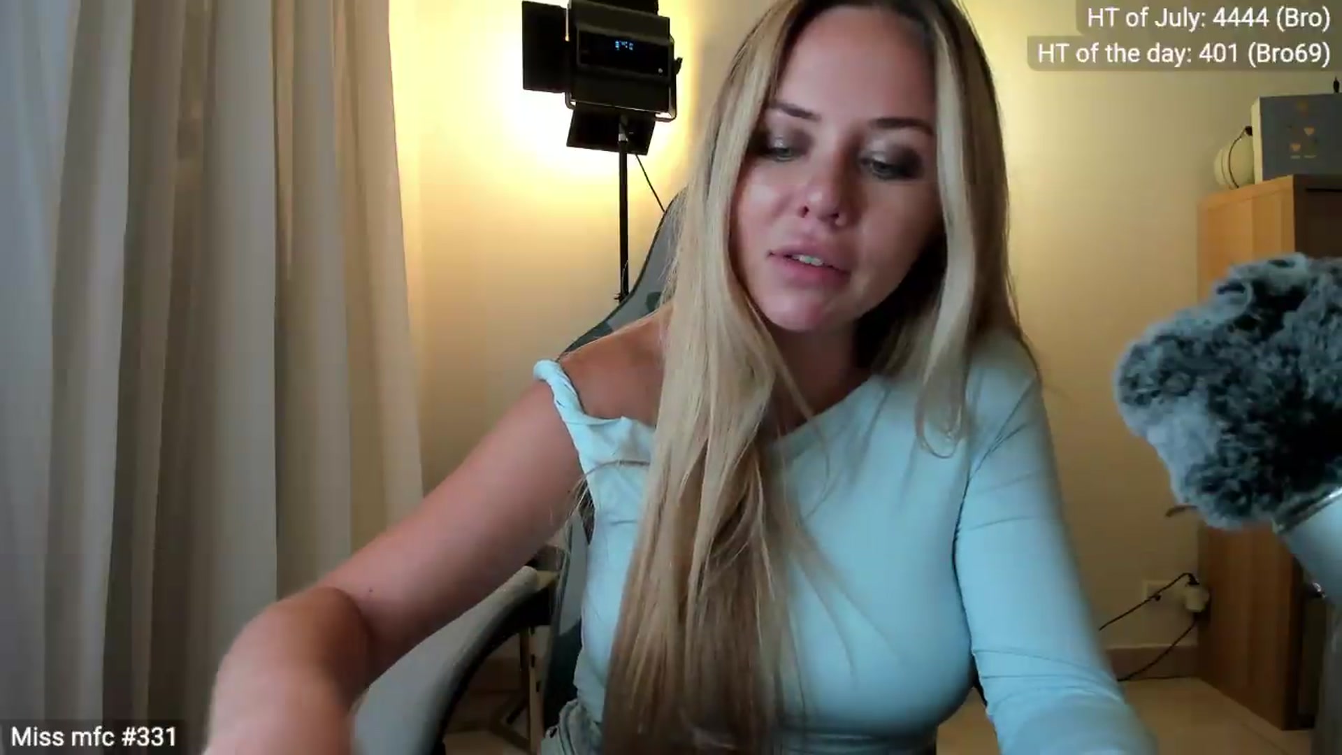 Gallery image thumbnail from Linda_0nline's myfreecams stream on, 07/11/2026, 18:58 image 10 of 20