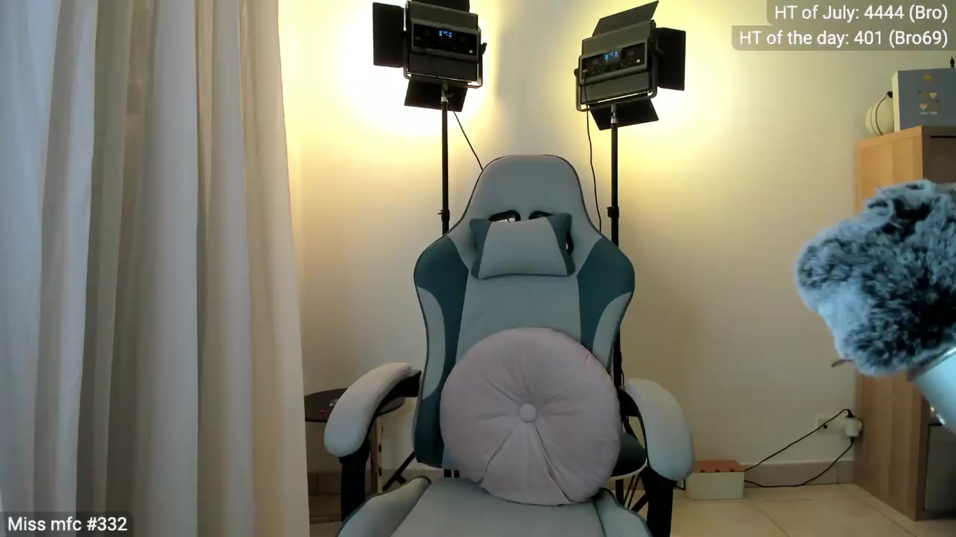 Gallery image thumbnail from Linda_0nline's myfreecams stream on, 07/11/2026, 18:58 image 6 of 20