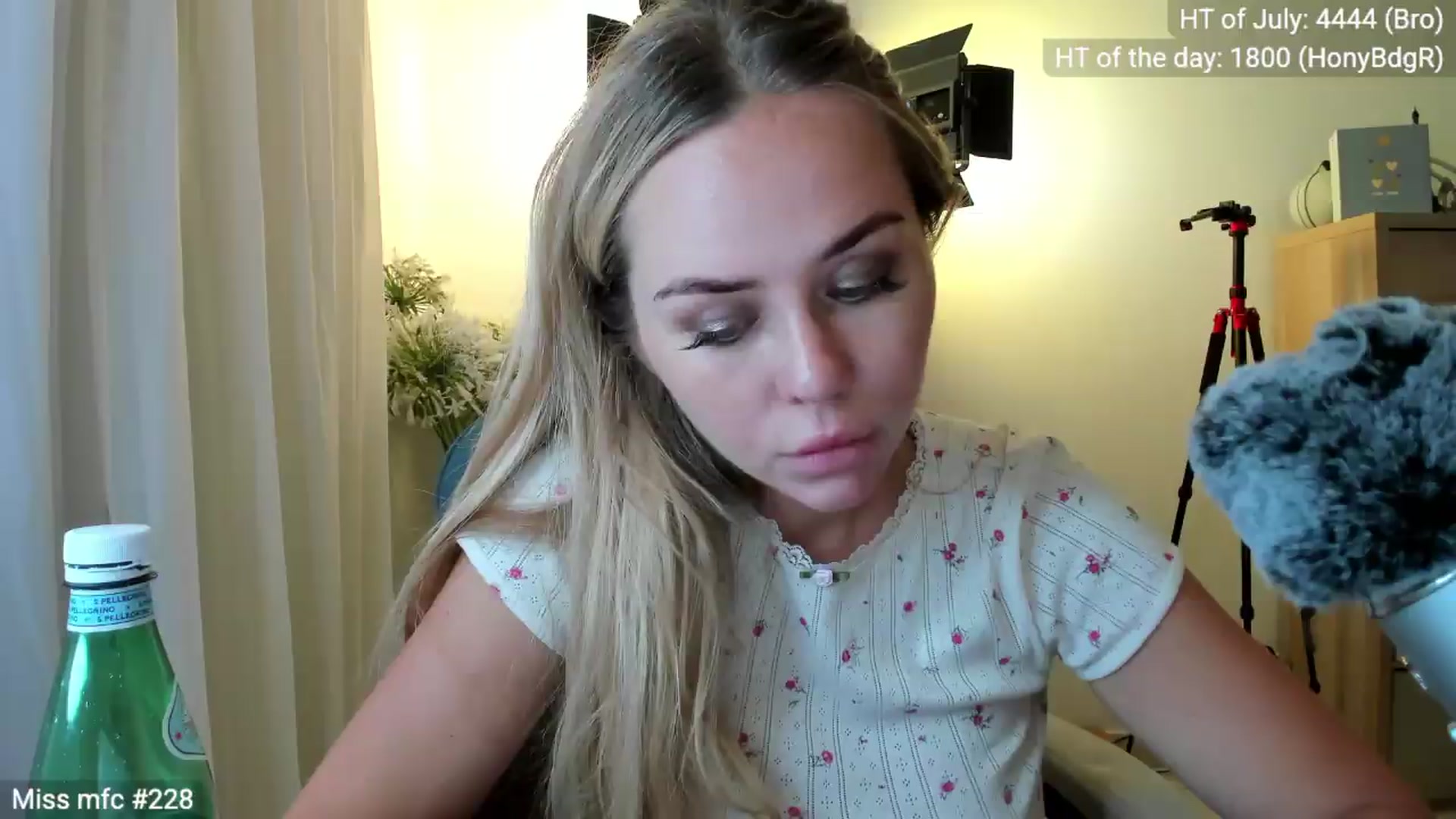 Gallery image thumbnail from Linda_0nline's myfreecams stream on, 07/15/2026, 20:21 image 13 of 20