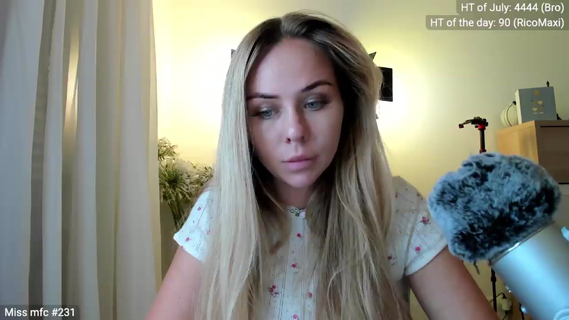 Gallery image thumbnail from Linda_0nline's myfreecams stream on, 07/16/2026, 18:46 image 17 of 20