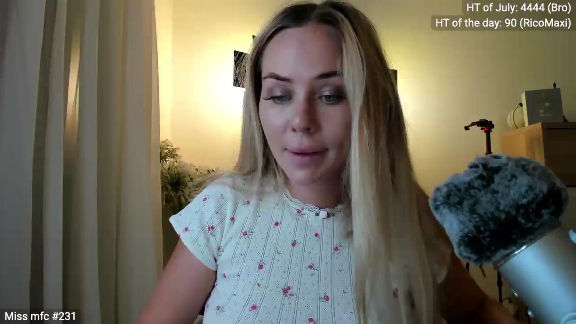 Gallery image thumbnail from Linda_0nline's myfreecams stream on, 07/16/2026, 18:46 image 6 of 20