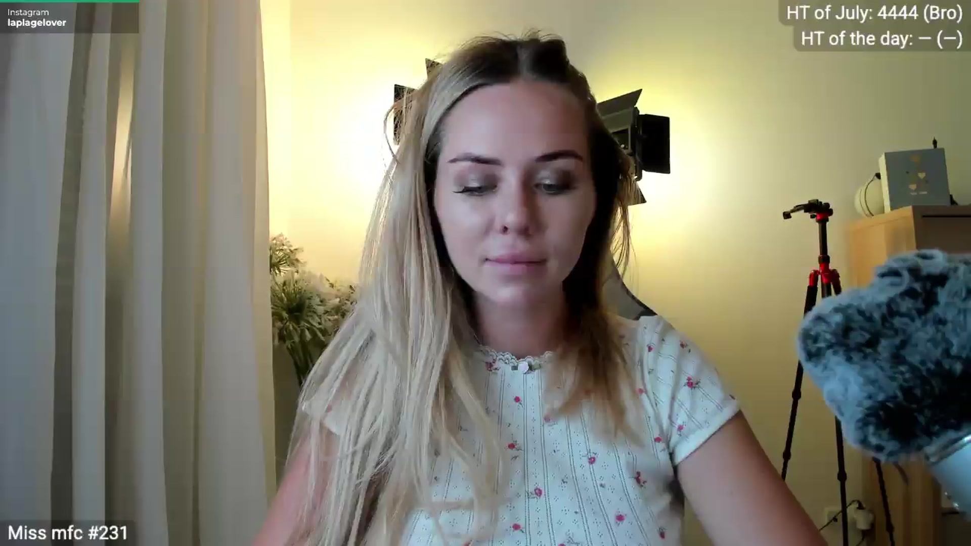 Gallery image thumbnail from Linda_0nline's myfreecams stream on, 07/16/2026, 18:46 image 5 of 20