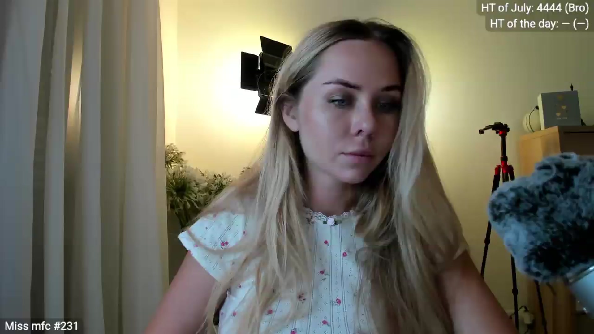 Gallery image thumbnail from Linda_0nline's myfreecams stream on, 07/16/2026, 18:46 image 4 of 20
