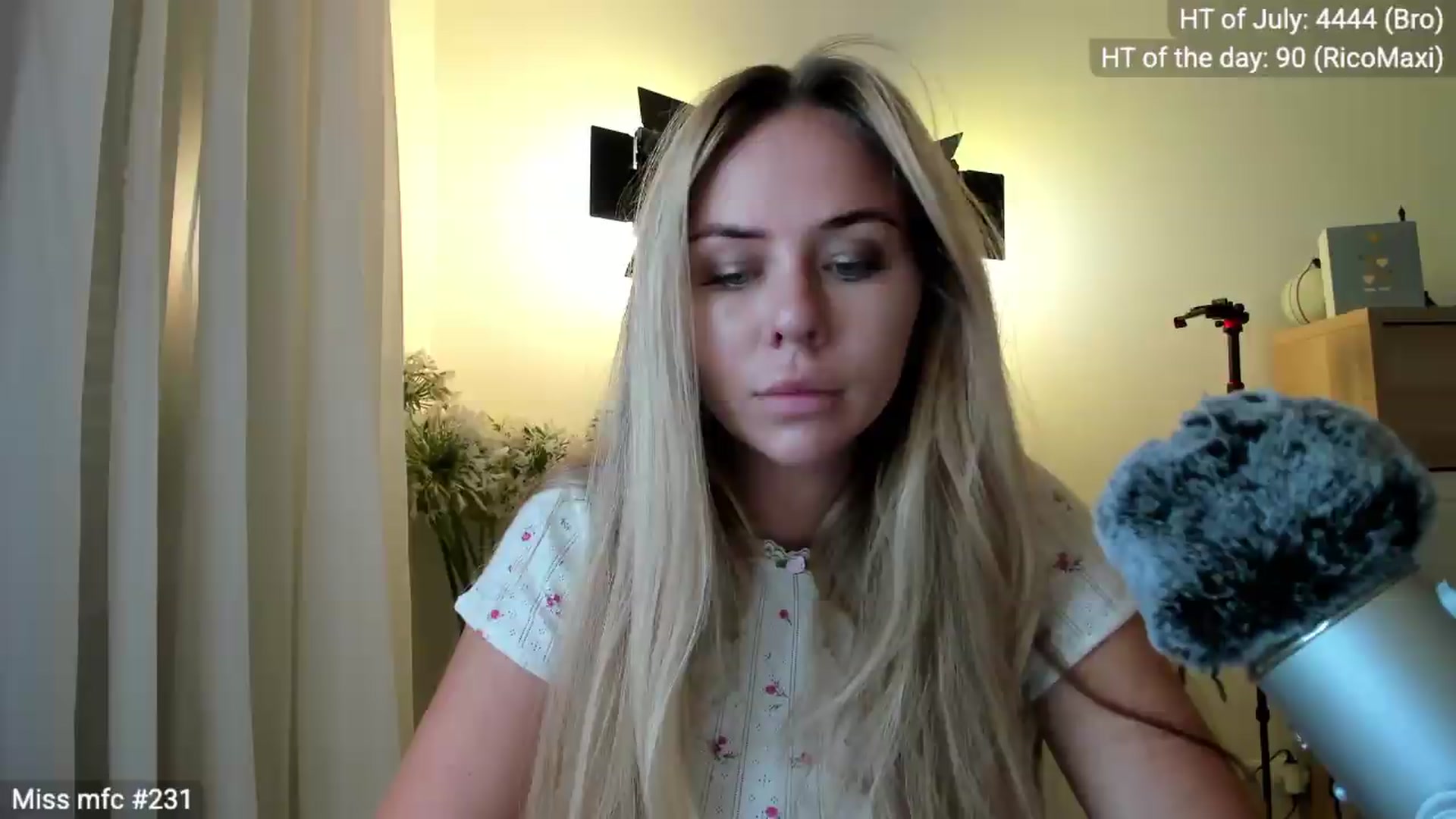 Gallery image thumbnail from Linda_0nline's myfreecams stream on, 07/16/2026, 18:46 image 16 of 20