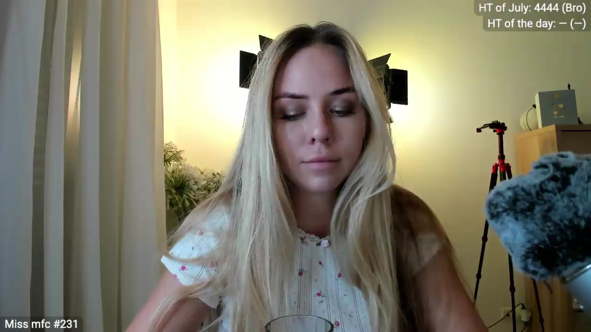 Gallery image thumbnail from Linda_0nline's myfreecams stream on, 07/16/2026, 18:46 image 2 of 20