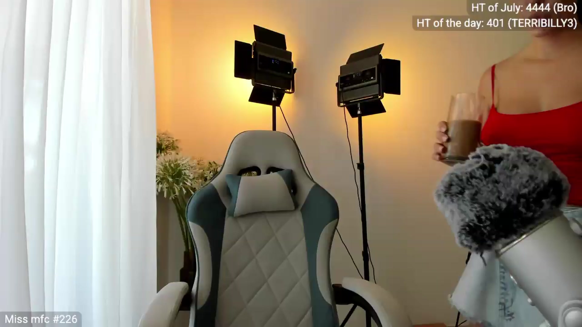 Gallery image thumbnail from Linda_0nline's myfreecams stream on, 07/17/2026, 10:22 image 4 of 20