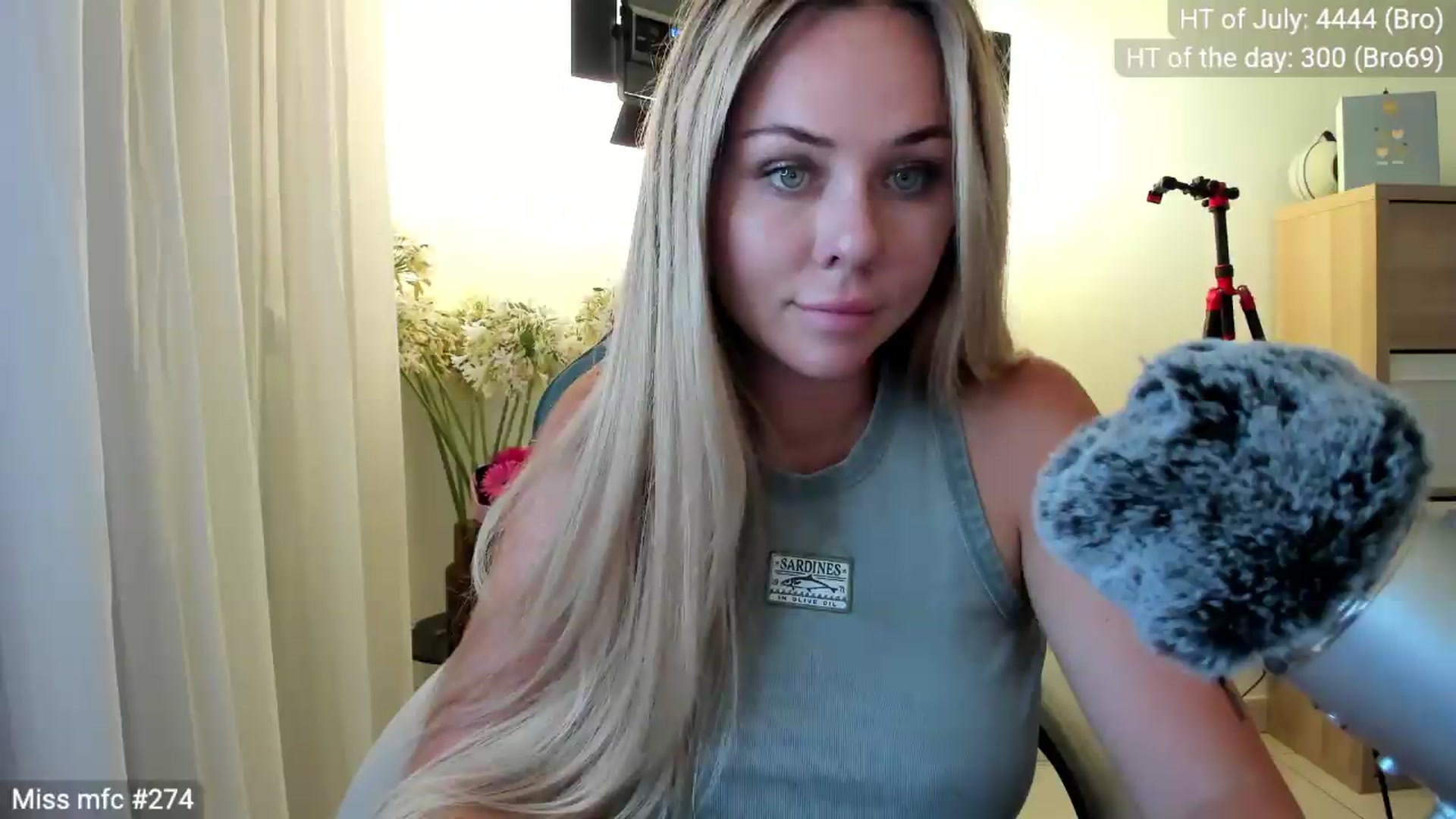 Gallery image thumbnail from Linda_0nline's myfreecams stream on, 07/19/2026, 20:04 image 20 of 20