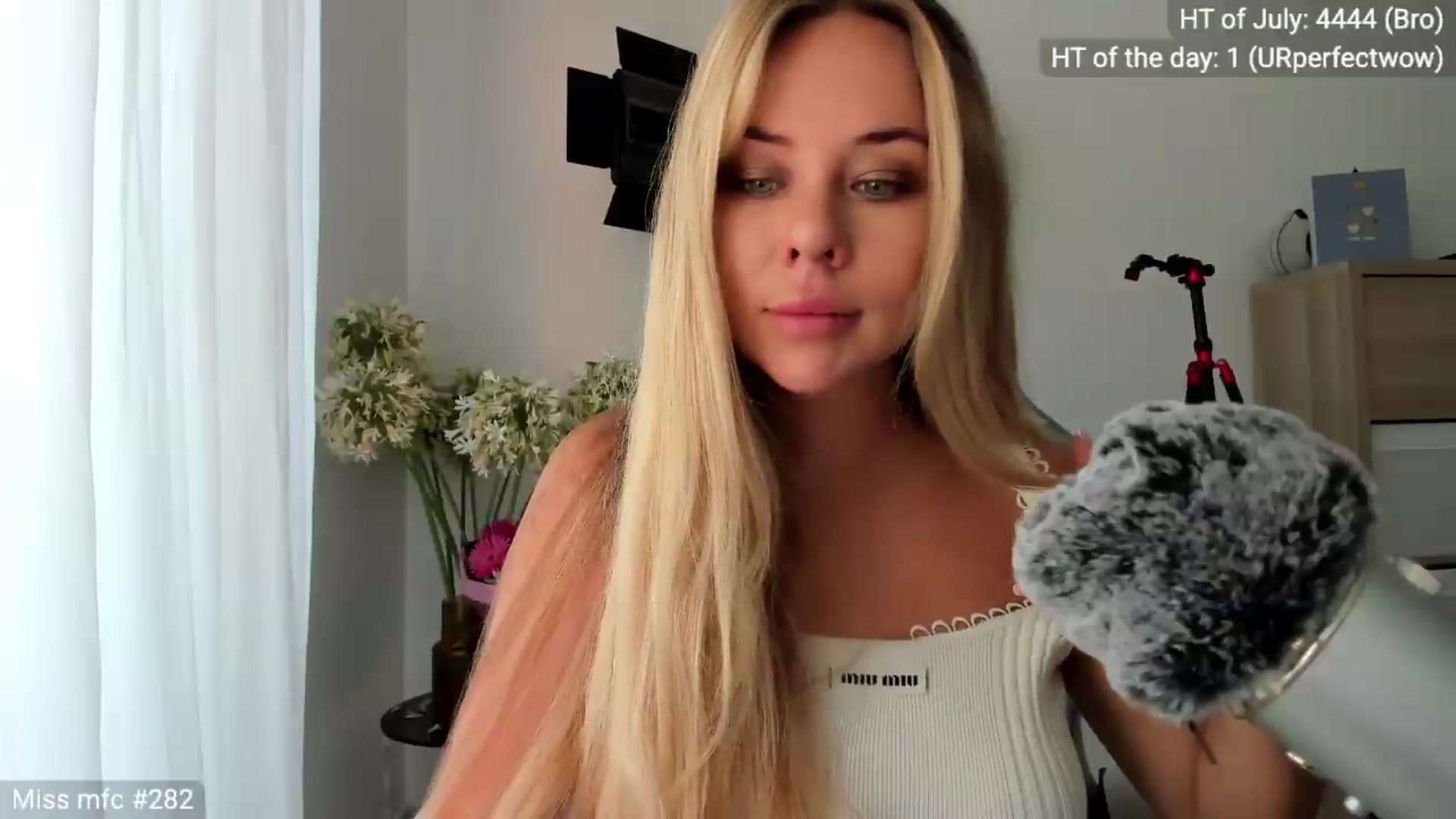 Gallery image thumbnail from Linda_0nline's myfreecams stream on, 07/20/2026, 05:20 image 14 of 20