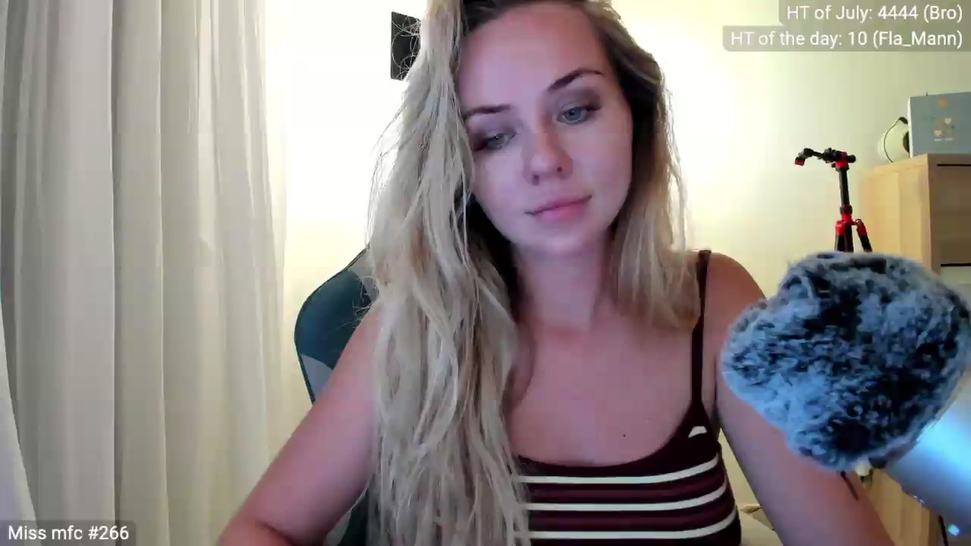 Gallery image thumbnail from Linda_0nline's myfreecams stream on, 07/20/2026, 20:38 image 18 of 20