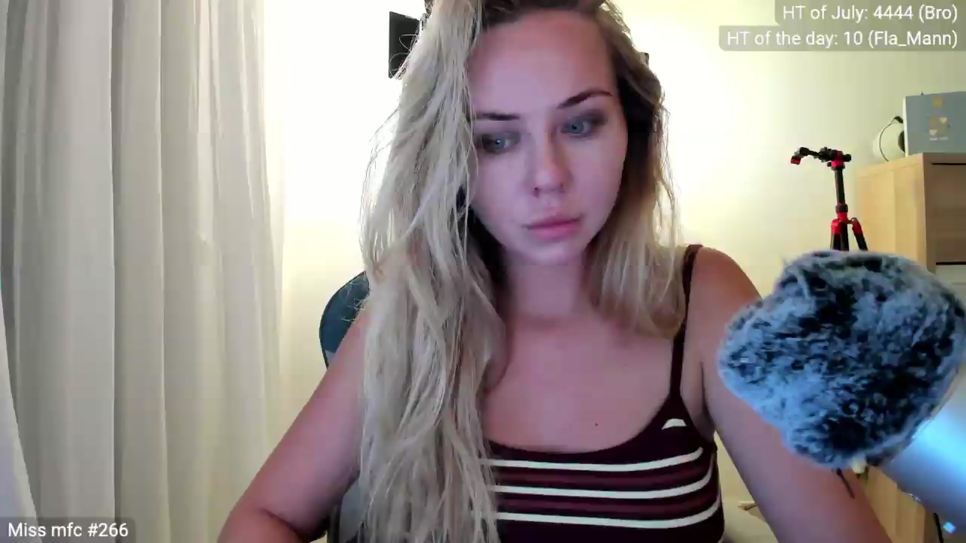Gallery image thumbnail from Linda_0nline's myfreecams stream on, 07/20/2026, 20:38 image 16 of 20