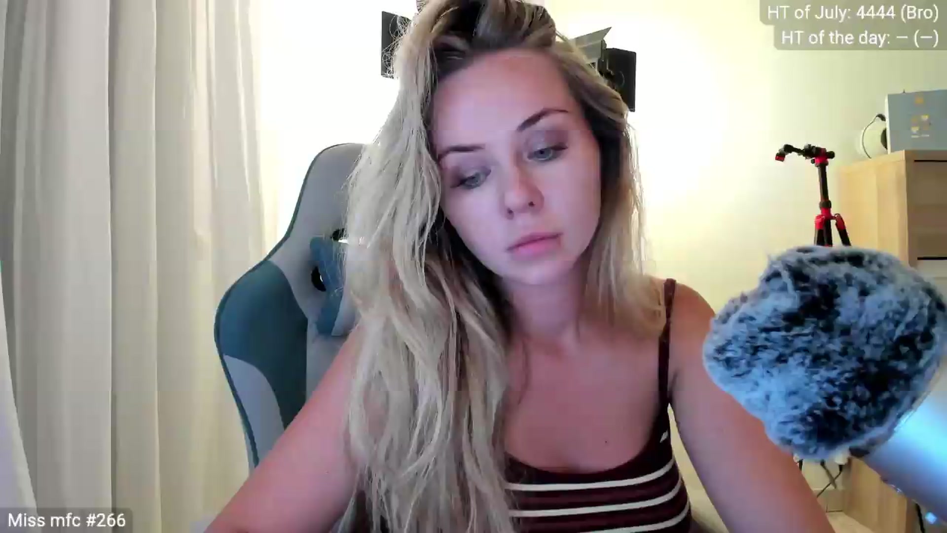 Gallery image thumbnail from Linda_0nline's myfreecams stream on, 07/20/2026, 20:38 image 14 of 20