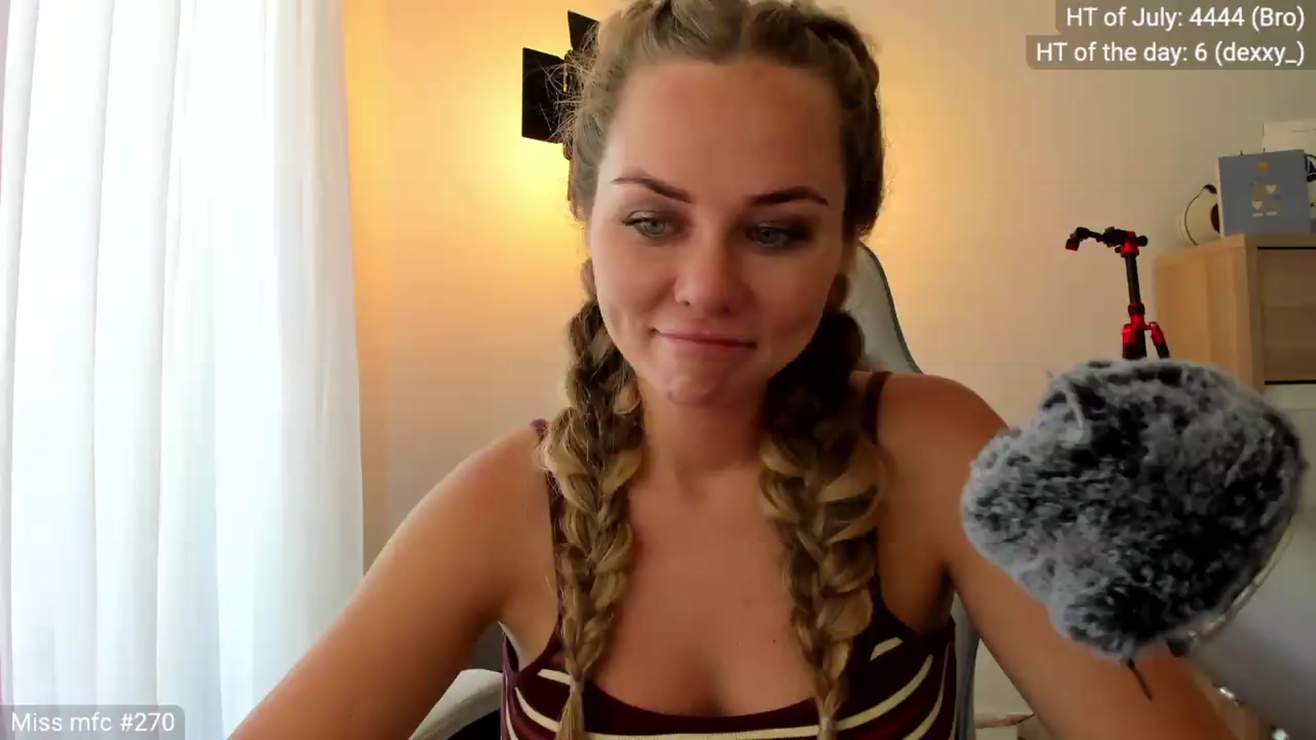Gallery image thumbnail from Linda_0nline's myfreecams stream on, 07/21/2026, 10:16 image 11 of 20