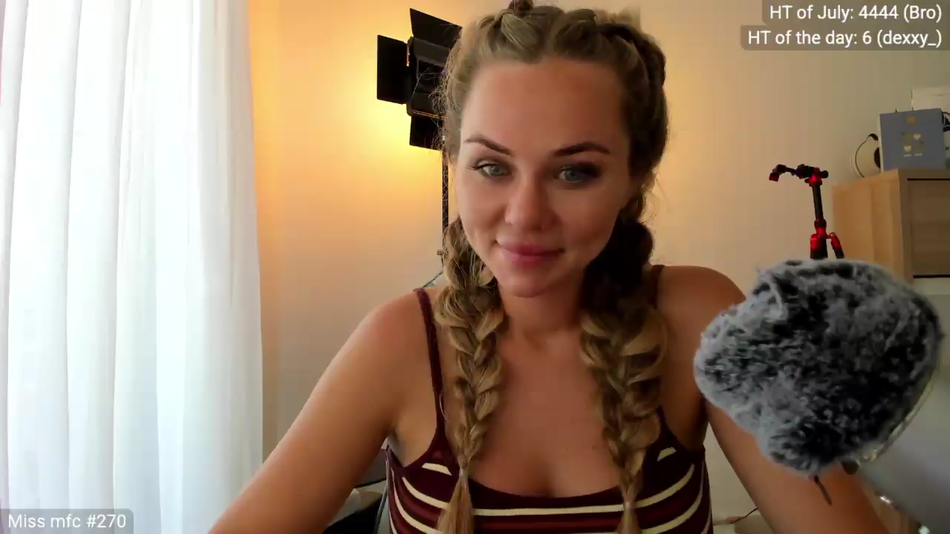 Gallery image thumbnail from Linda_0nline's myfreecams stream on, 07/21/2026, 10:16 image 8 of 20