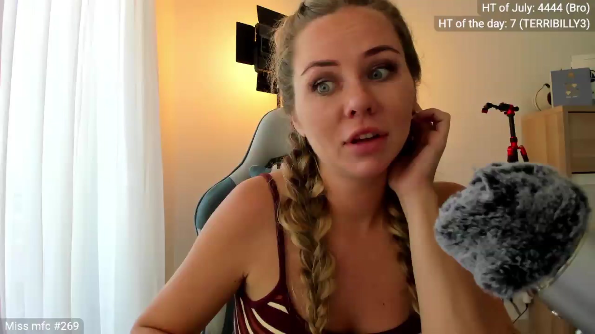Gallery image thumbnail from Linda_0nline's myfreecams stream on, 07/21/2026, 10:16 image 19 of 20