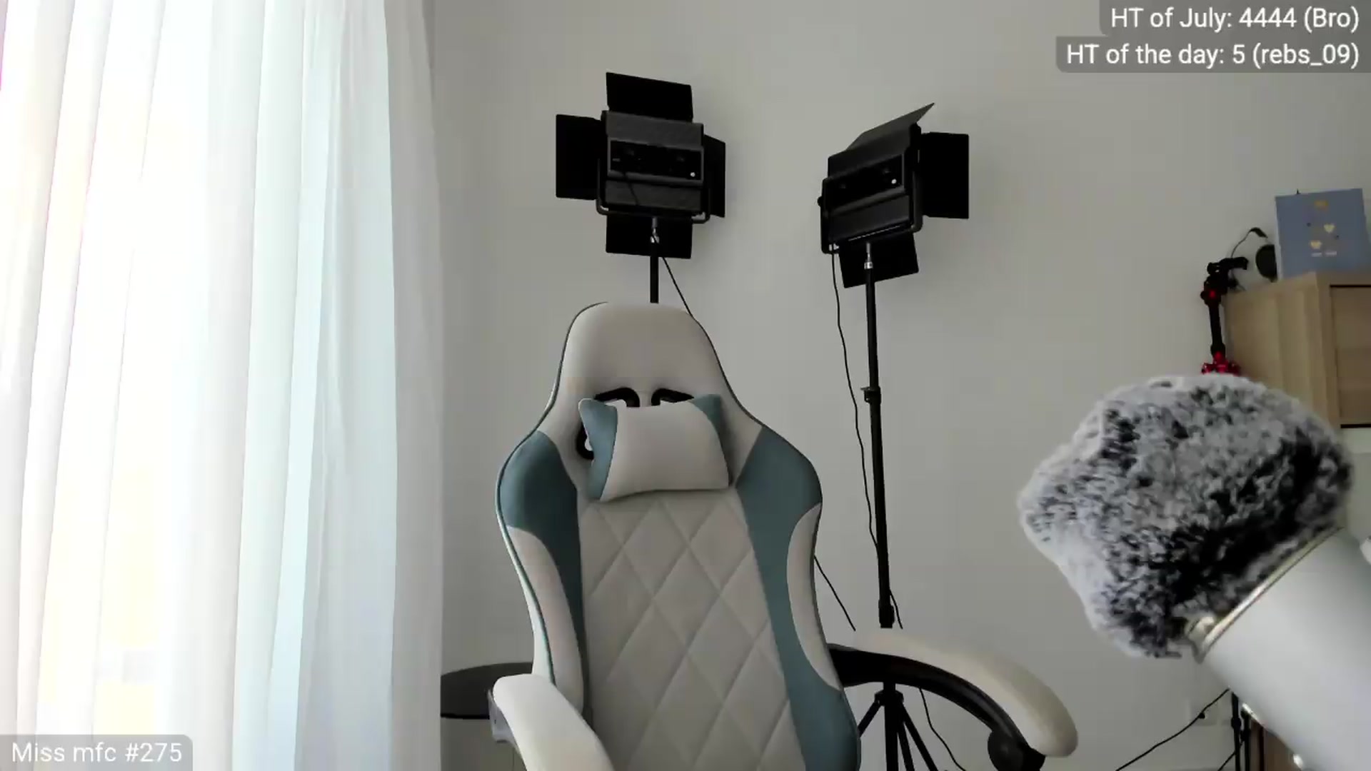 Gallery image thumbnail from Linda_0nline's myfreecams stream on, 07/22/2026, 05:50 image 6 of 20