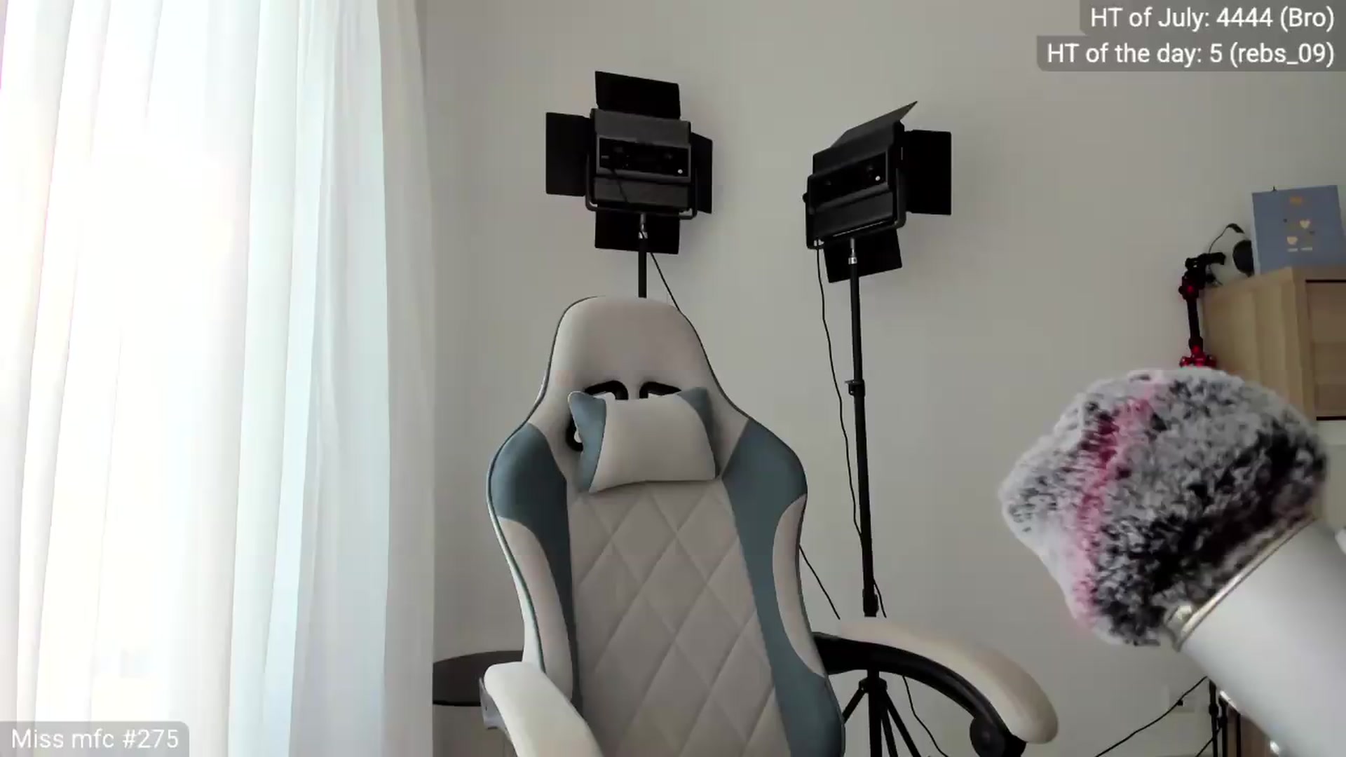 Gallery image thumbnail from Linda_0nline's myfreecams stream on, 07/22/2026, 05:50 image 10 of 20
