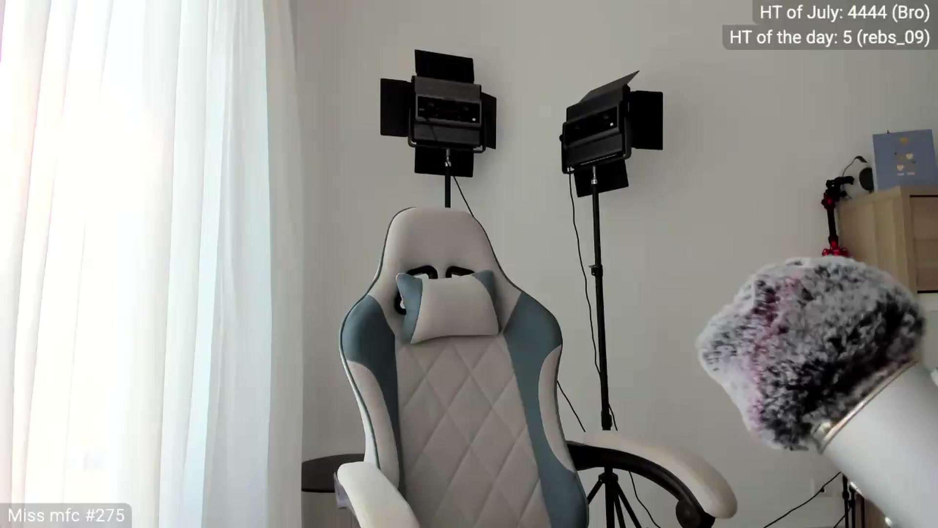 Gallery image thumbnail from Linda_0nline's myfreecams stream on, 07/22/2026, 05:50 image 9 of 20