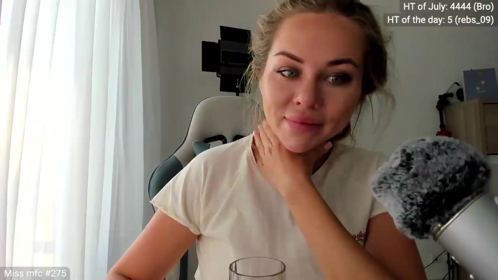 Gallery image thumbnail from Linda_0nline's myfreecams stream on, 07/22/2026, 05:50 image 14 of 20