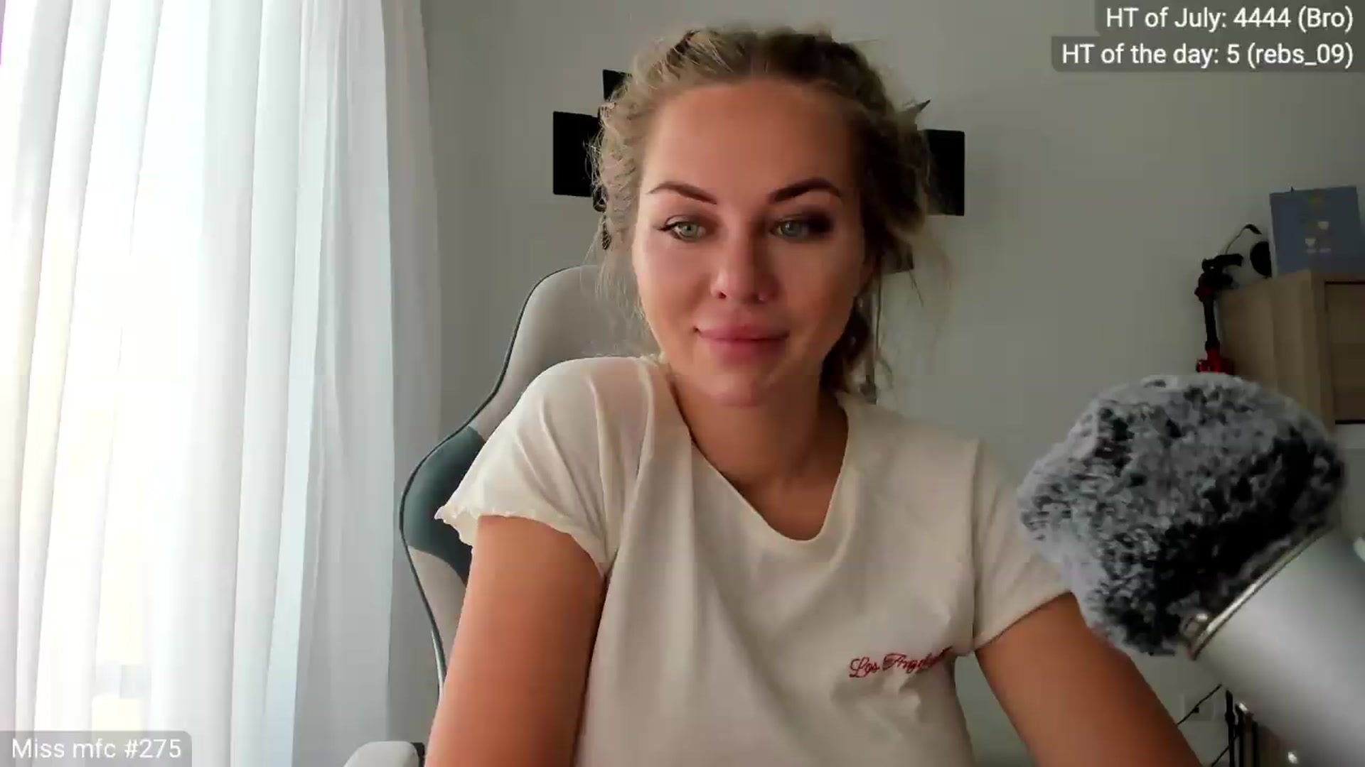Gallery image thumbnail from Linda_0nline's myfreecams stream on, 07/22/2026, 05:50 image 16 of 20