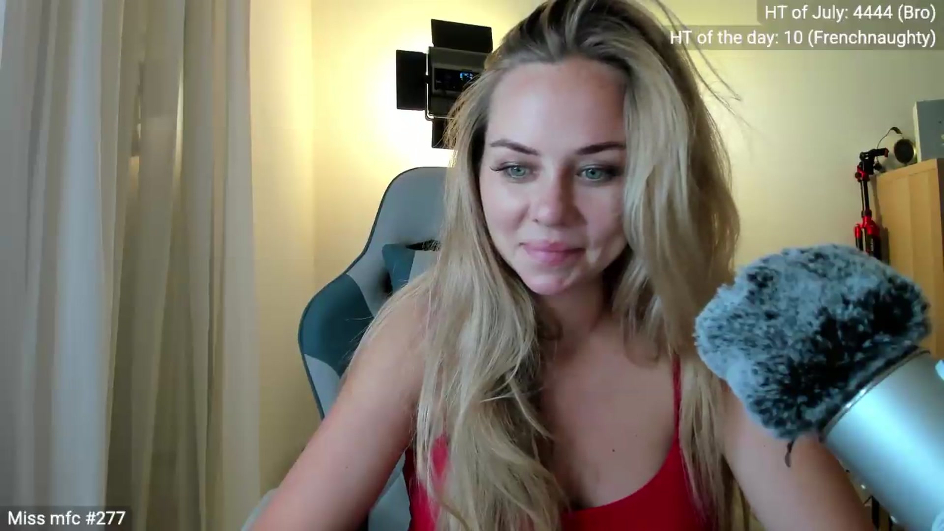 Gallery image thumbnail from Linda_0nline's myfreecams stream on, 07/22/2026, 20:32 image 14 of 20