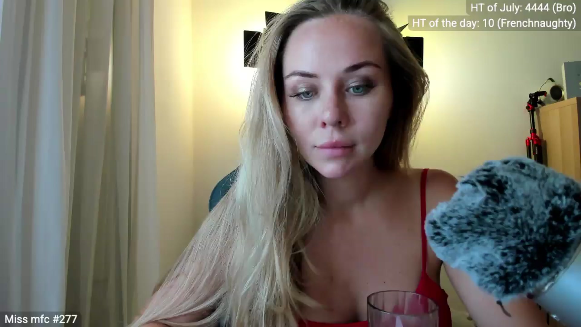 Gallery image thumbnail from Linda_0nline's myfreecams stream on, 07/22/2026, 20:32 image 4 of 20