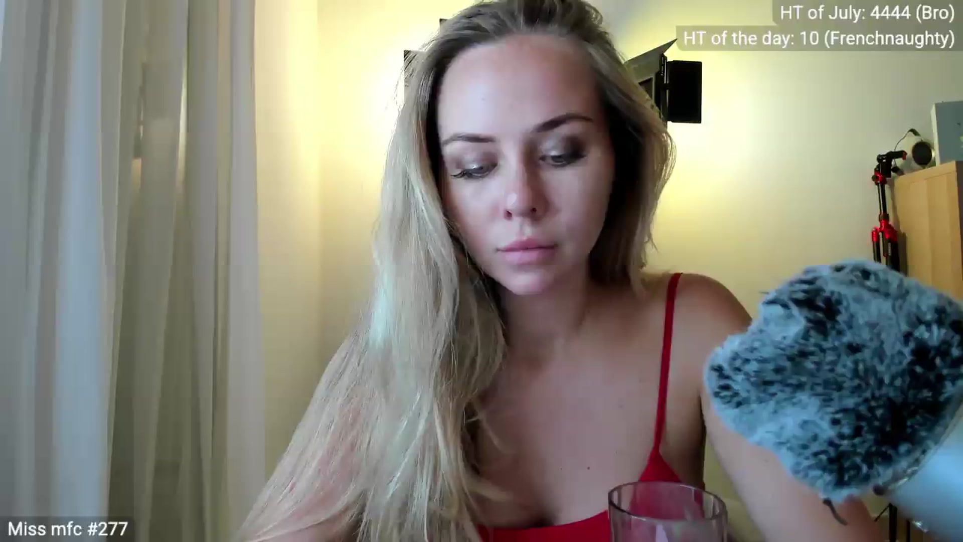 Gallery image thumbnail from Linda_0nline's myfreecams stream on, 07/22/2026, 20:32 image 5 of 20