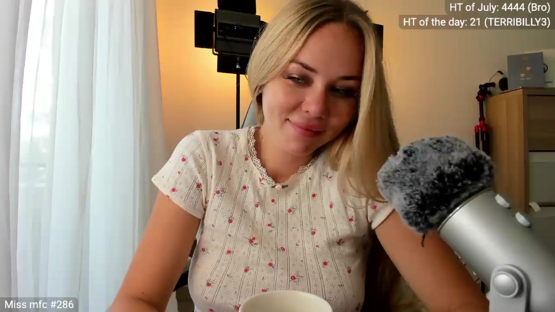 Gallery image thumbnail from Linda_0nline's myfreecams stream on, 07/23/2026, 10:05 image 6 of 20