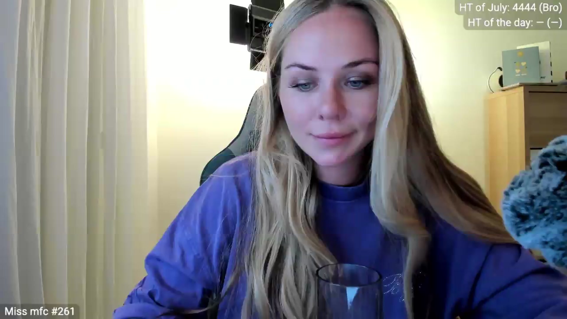 Gallery image thumbnail from Linda_0nline's myfreecams stream on, 07/26/2026, 20:37 image 1 of 20