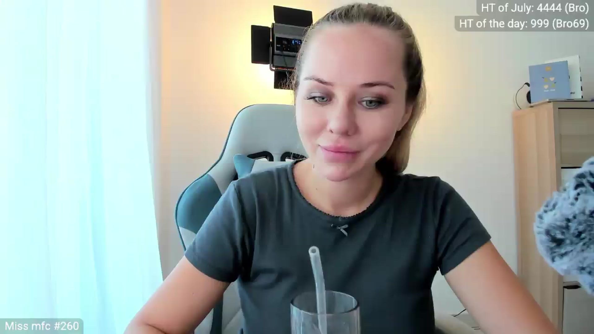 Gallery image thumbnail from Linda_0nline's myfreecams stream on, 07/27/2026, 10:38 image 6 of 20