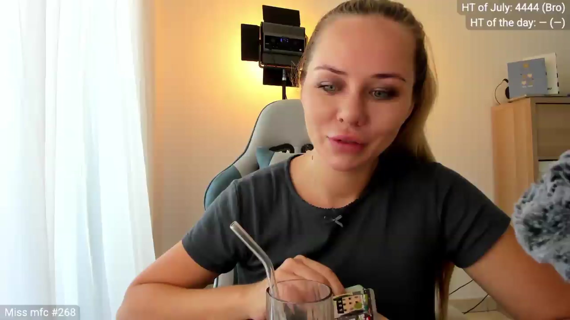 Gallery image thumbnail from Linda_0nline's myfreecams stream on, 07/27/2026, 10:38 image 1 of 20