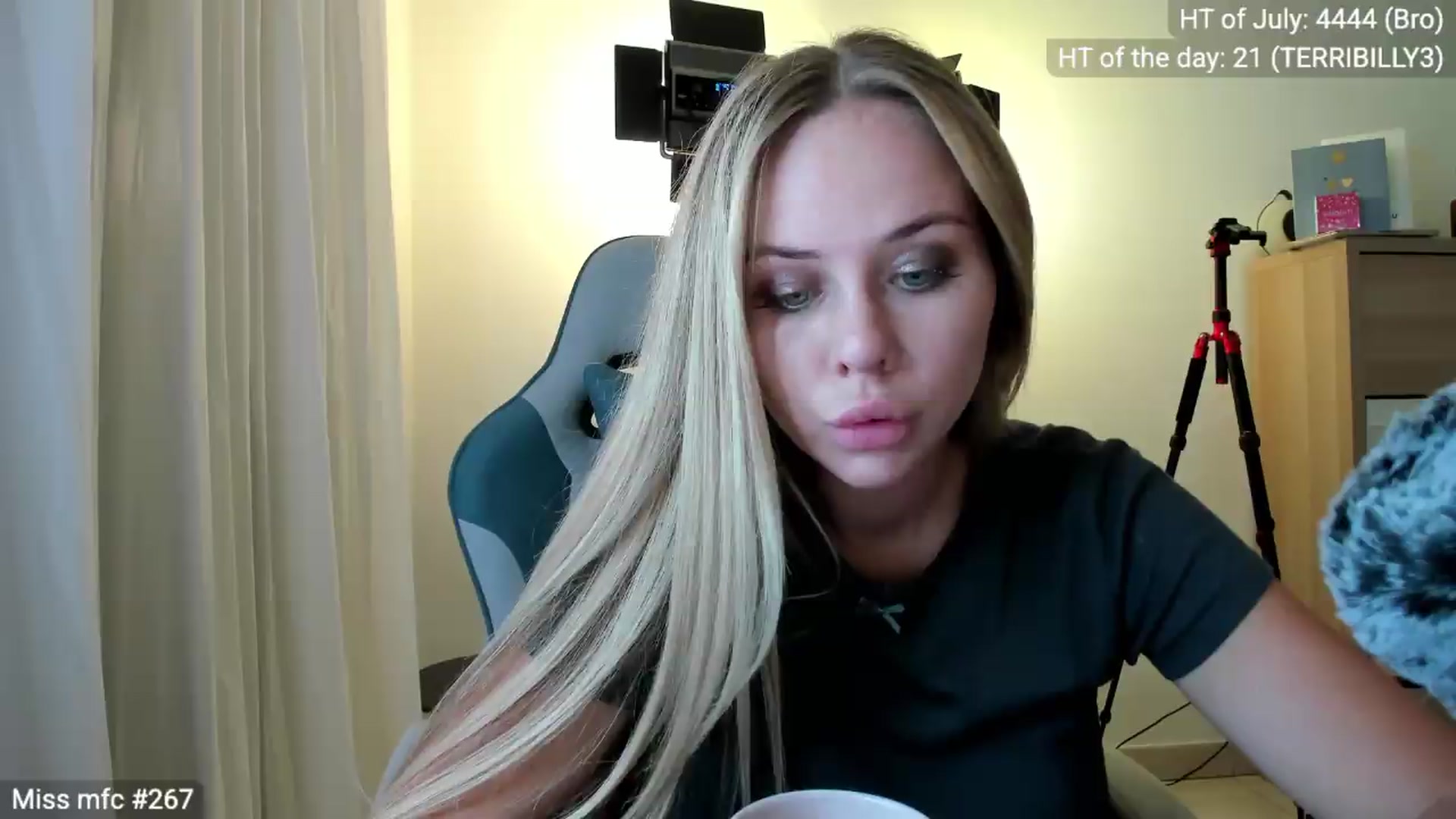 Gallery image thumbnail from Linda_0nline's myfreecams stream on, 07/27/2026, 20:29 image 10 of 20