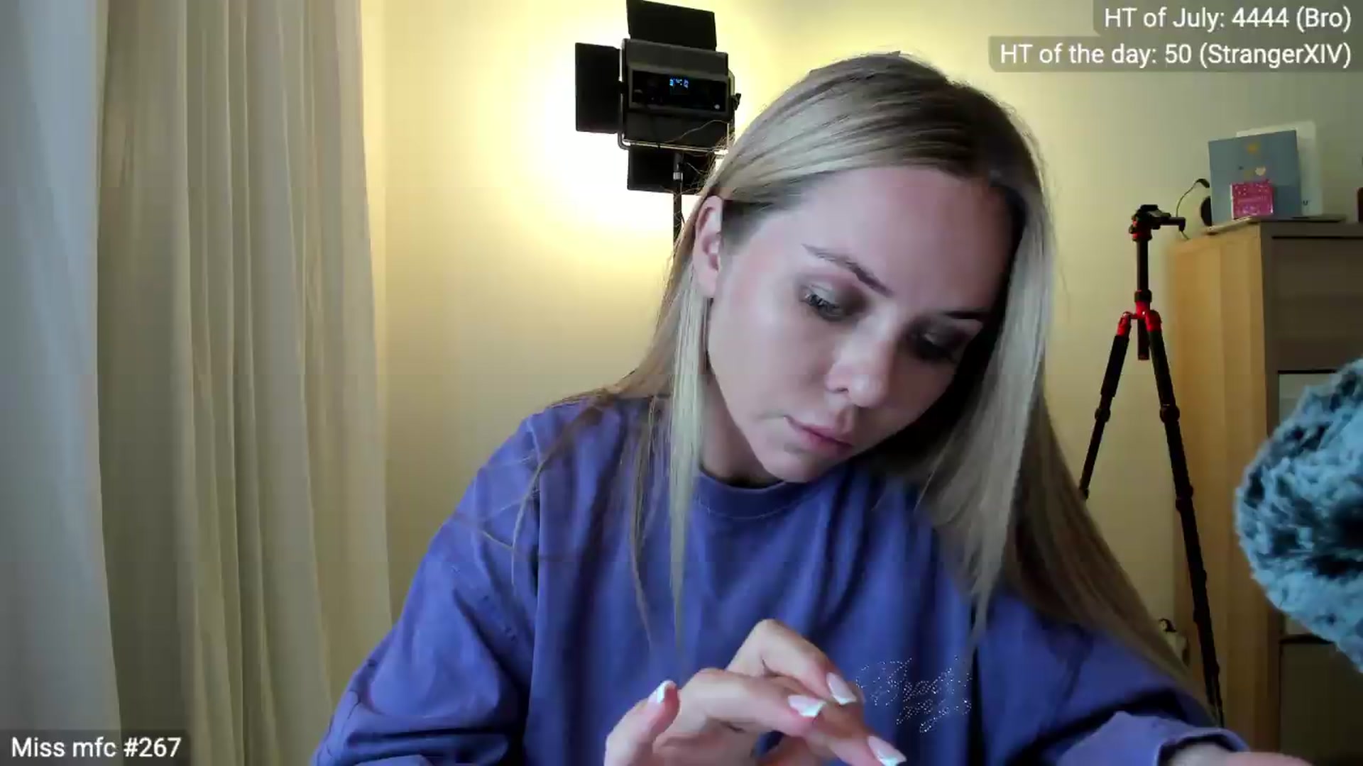 Gallery image thumbnail from Linda_0nline's myfreecams stream on, 07/27/2026, 20:29 image 16 of 20