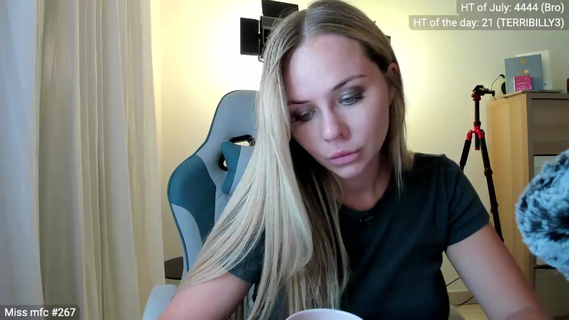 Gallery image thumbnail from Linda_0nline's myfreecams stream on, 07/27/2026, 20:29 image 9 of 20