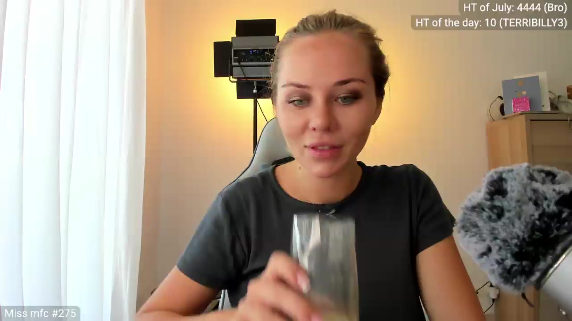 Gallery image thumbnail from Linda_0nline's myfreecams stream on, 07/28/2026, 10:11 image 6 of 20