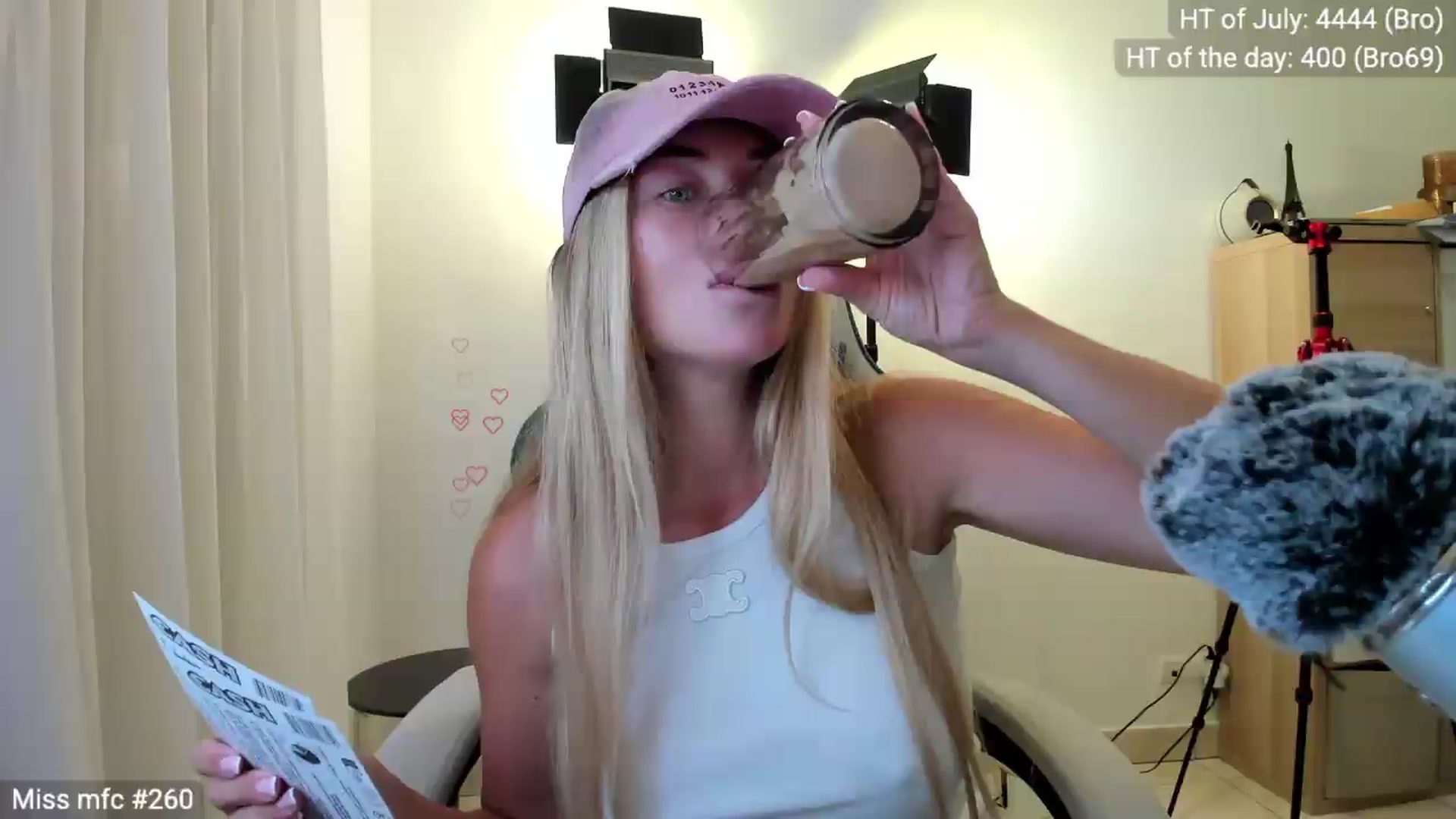 Gallery image thumbnail from Linda_0nline's myfreecams stream on, 07/31/2026, 20:26 image 9 of 20